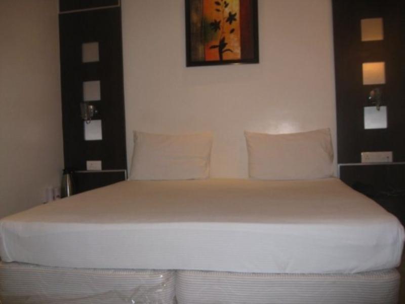 Hotel D'Grand Bareilly Exteriör bild