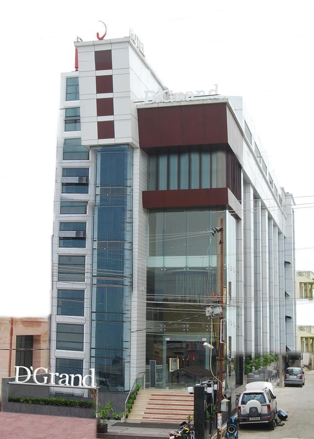 Hotel D'Grand Bareilly Exteriör bild