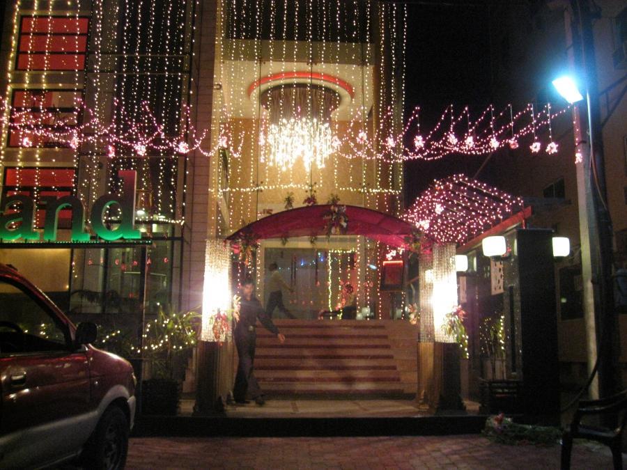 Hotel D'Grand Bareilly Exteriör bild