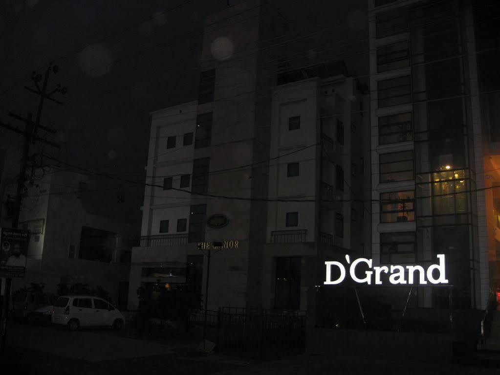 Hotel D'Grand Bareilly Exteriör bild